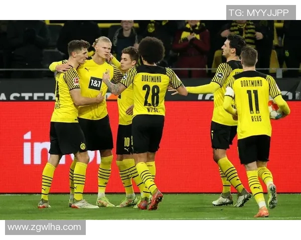 沙尔克04主场双雄对决,憾负多特蒙德揭开德甲新赛季序幕 沙尔克04主场双雄对决,憾负多特蒙德揭开德甲新赛季序幕